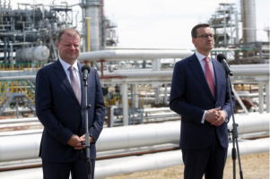 波蘭總理周日表示，波蘭擁有的立陶宛煉油廠是該地區在能源安全方面的關鍵因素