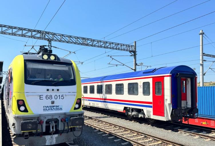 中歐班列經(jīng)“中間走廊”抵達土耳其用時縮短至15天