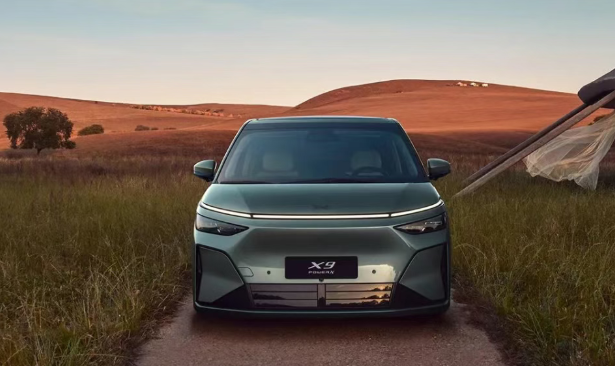 小鵬汽車發布鯤鵬超級增程技術并開啟X9車型預售