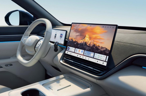 20 萬買六座高配！東風(fēng) eπ008 新能源 SUV，實(shí)用配置無溢價(jià)超劃算